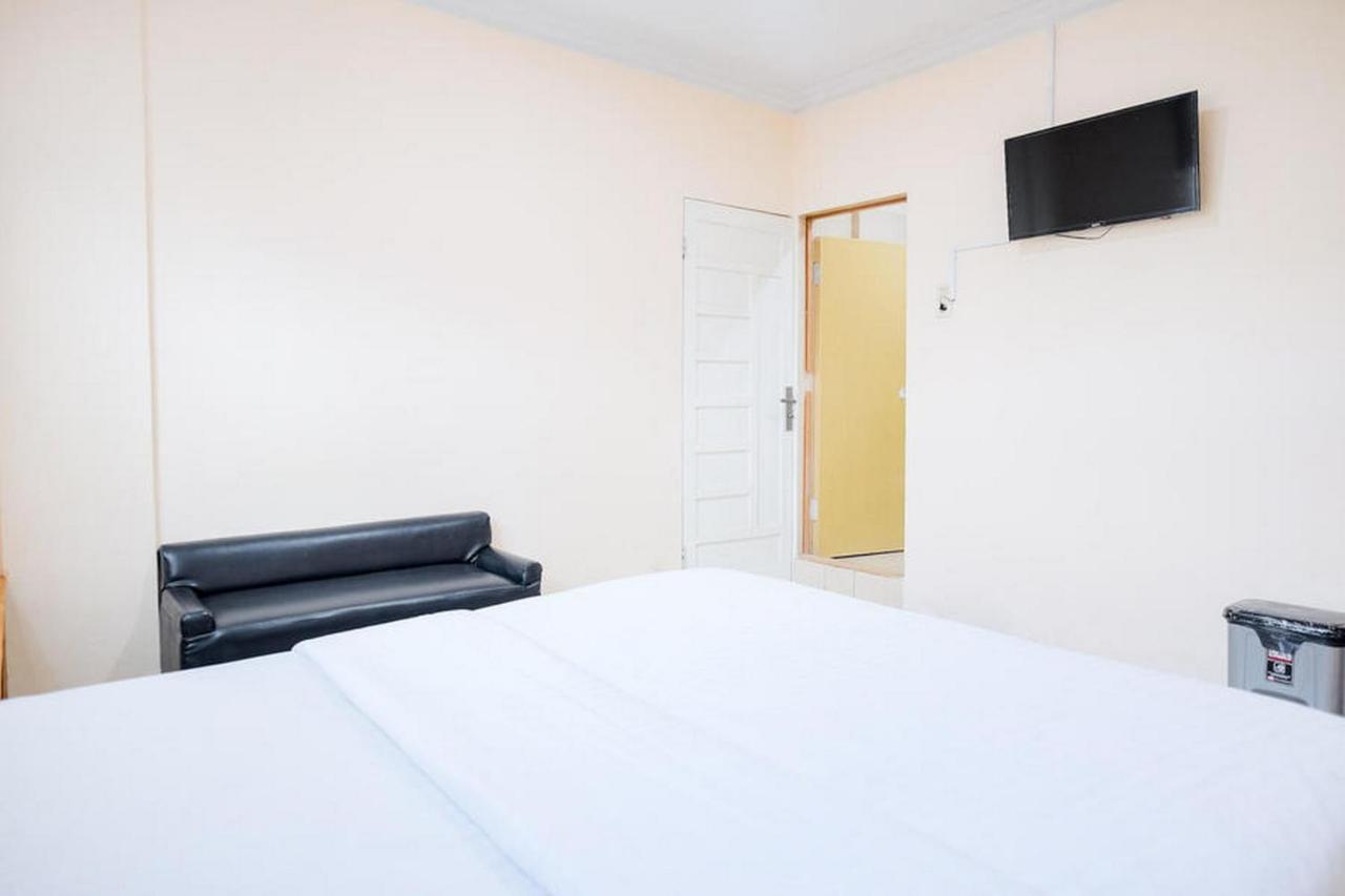 Waringin Residence Redpartner Медан Екстериор снимка